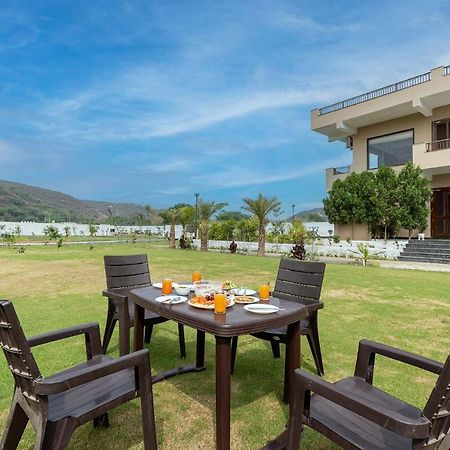Brookvale Manor By Stayvista - Private Pool Haven With Endless Views & Indoor Fun Sohna المظهر الخارجي الصورة
