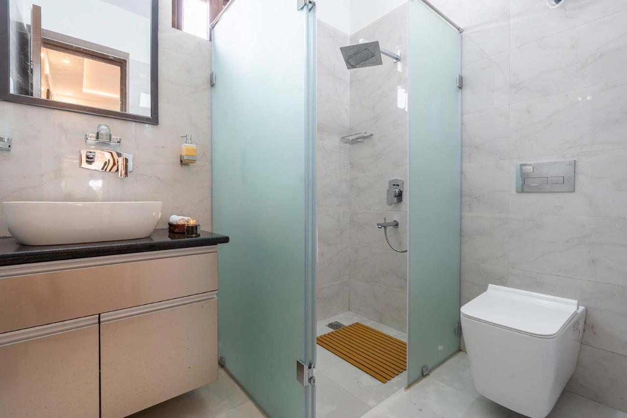 Brookvale Manor By Stayvista - Private Pool Haven With Endless Views & Indoor Fun Sohna المظهر الخارجي الصورة