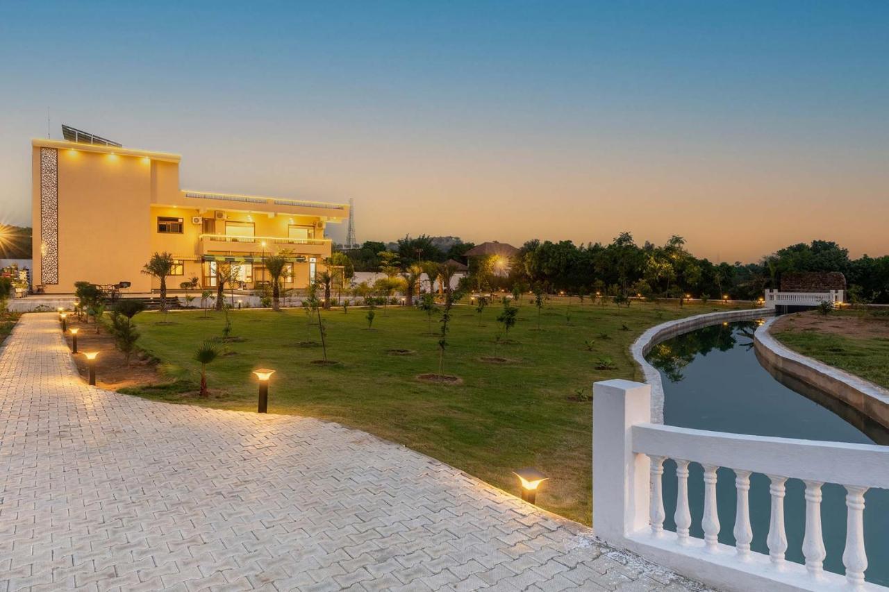 Brookvale Manor By Stayvista - Private Pool Haven With Endless Views & Indoor Fun Sohna المظهر الخارجي الصورة