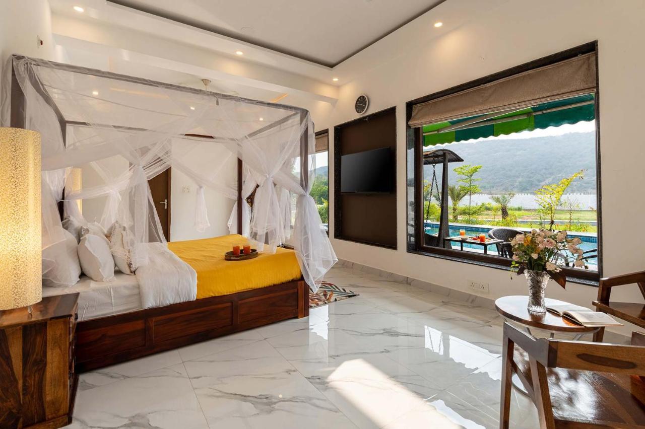 Brookvale Manor By Stayvista - Private Pool Haven With Endless Views & Indoor Fun Sohna المظهر الخارجي الصورة